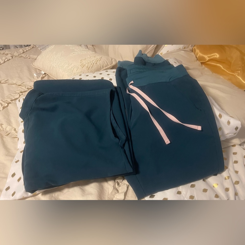 Figs scrubs